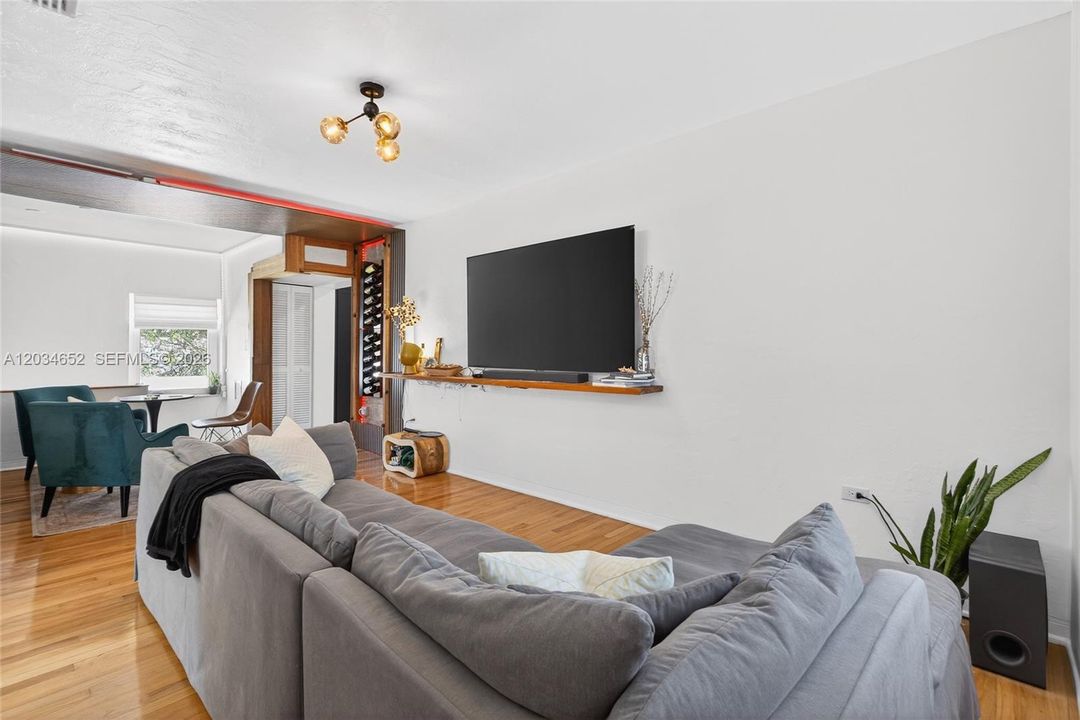 En Venta: $1,300,000 (5 camas, 5 baños, 3678 Pies cuadrados)