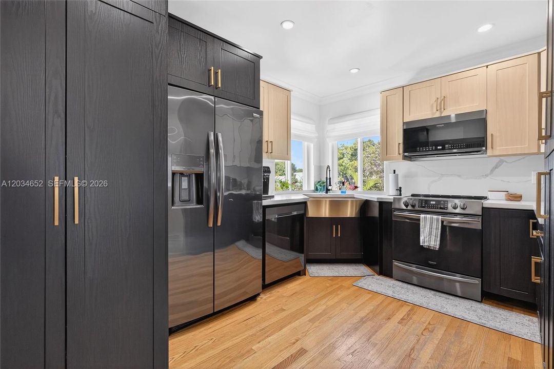 En Venta: $1,300,000 (5 camas, 5 baños, 3678 Pies cuadrados)