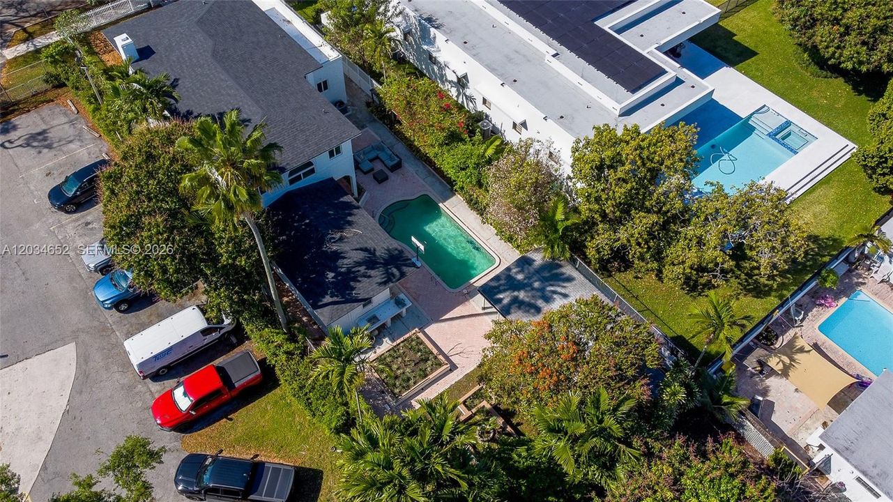 En Venta: $1,300,000 (5 camas, 5 baños, 3678 Pies cuadrados)