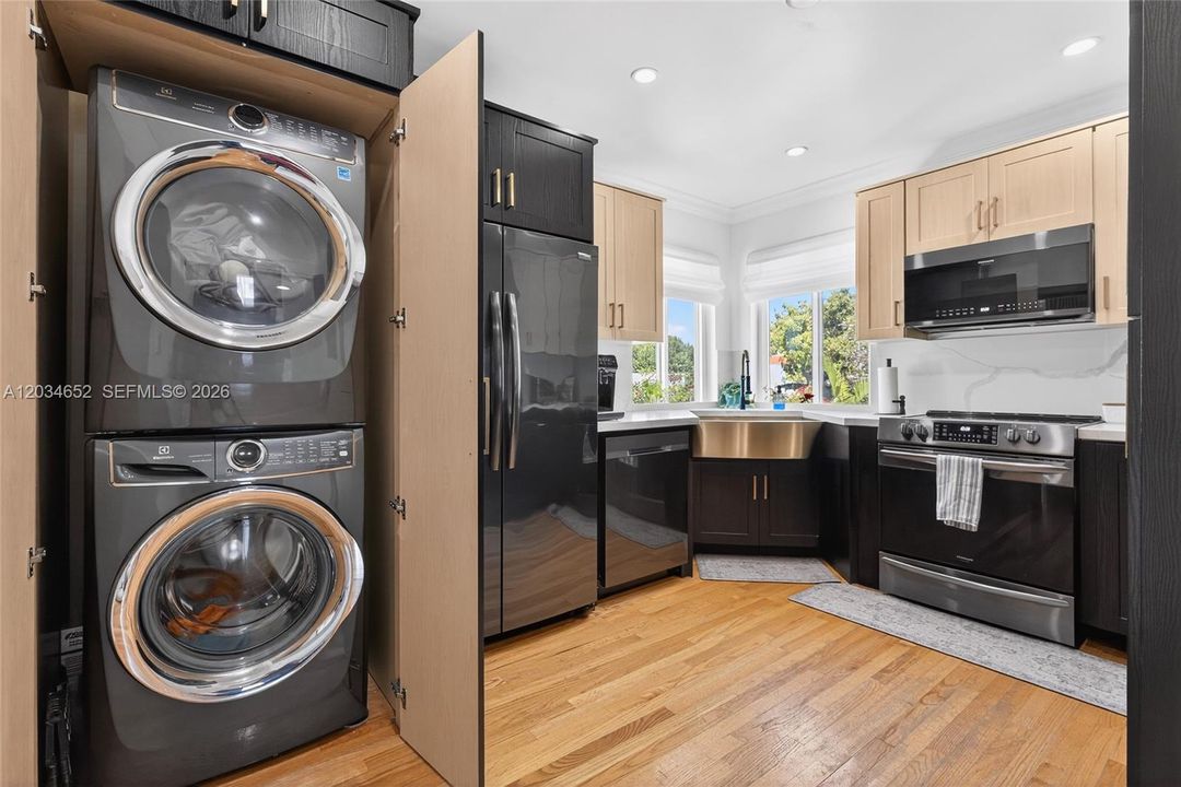 En Venta: $1,300,000 (5 camas, 5 baños, 3678 Pies cuadrados)