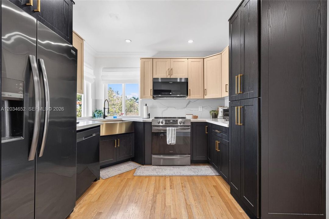 En Venta: $1,300,000 (5 camas, 5 baños, 3678 Pies cuadrados)