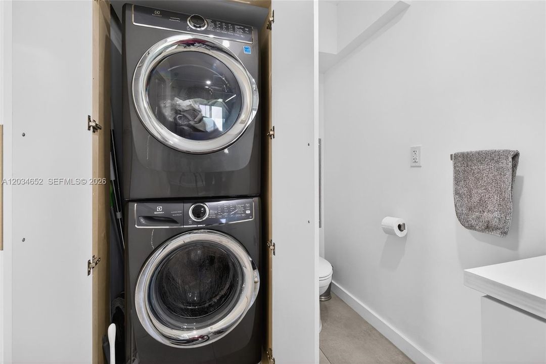 En Venta: $1,300,000 (5 camas, 5 baños, 3678 Pies cuadrados)