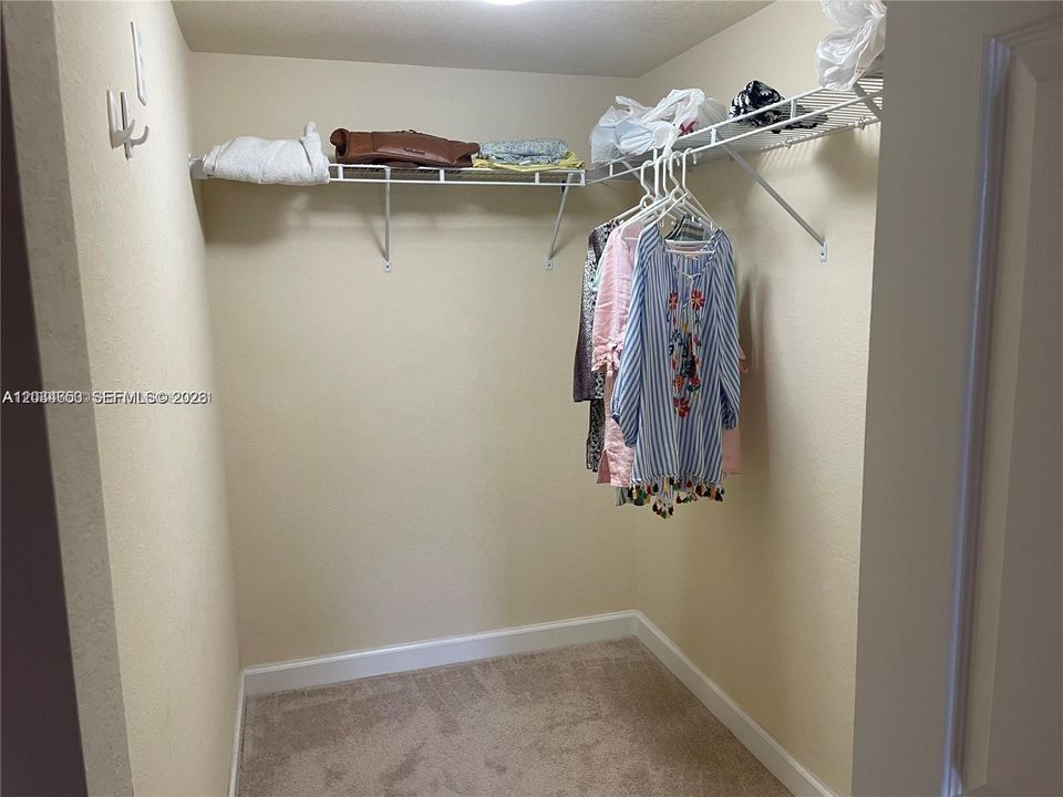For Rent: $1,875 (2 beds, 2 baths, 817 Square Feet)