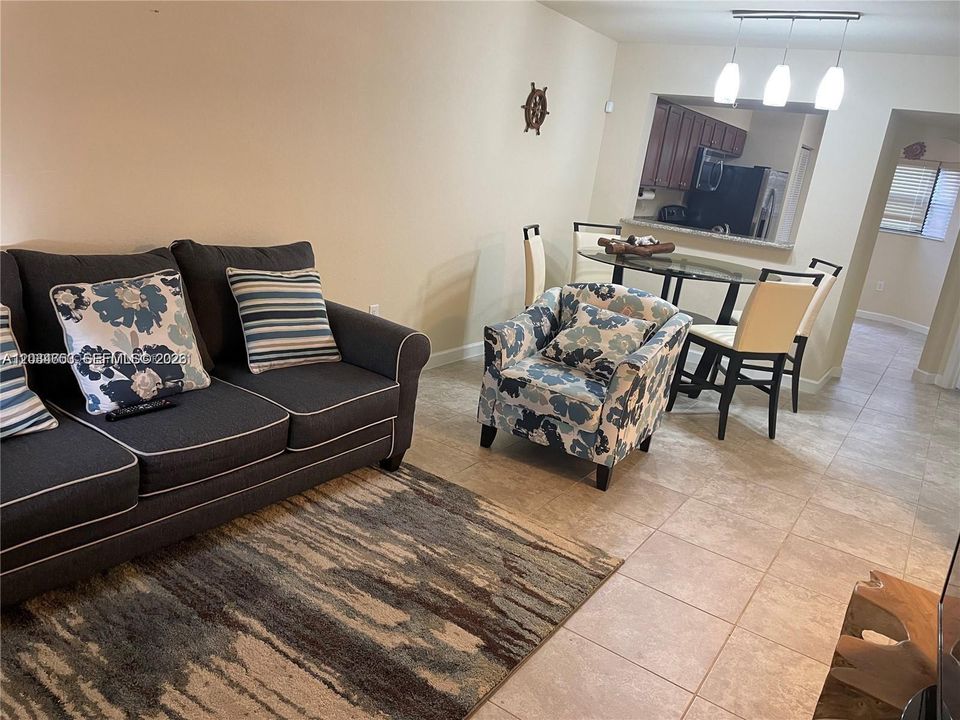 For Rent: $1,875 (2 beds, 2 baths, 817 Square Feet)