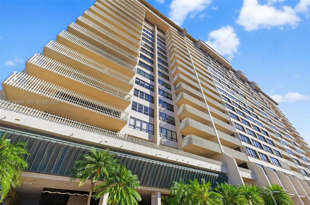 En Renta: $7,950 (2 camas, 2 baños, 1642 Pies cuadrados)