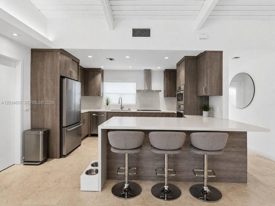 For Sale: $1,550,000 (3 beds, 2 baths, 1720 Square Feet)