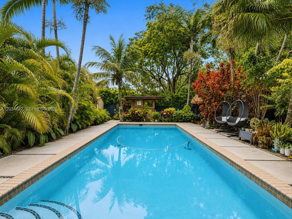 For Sale: $1,550,000 (3 beds, 2 baths, 1720 Square Feet)