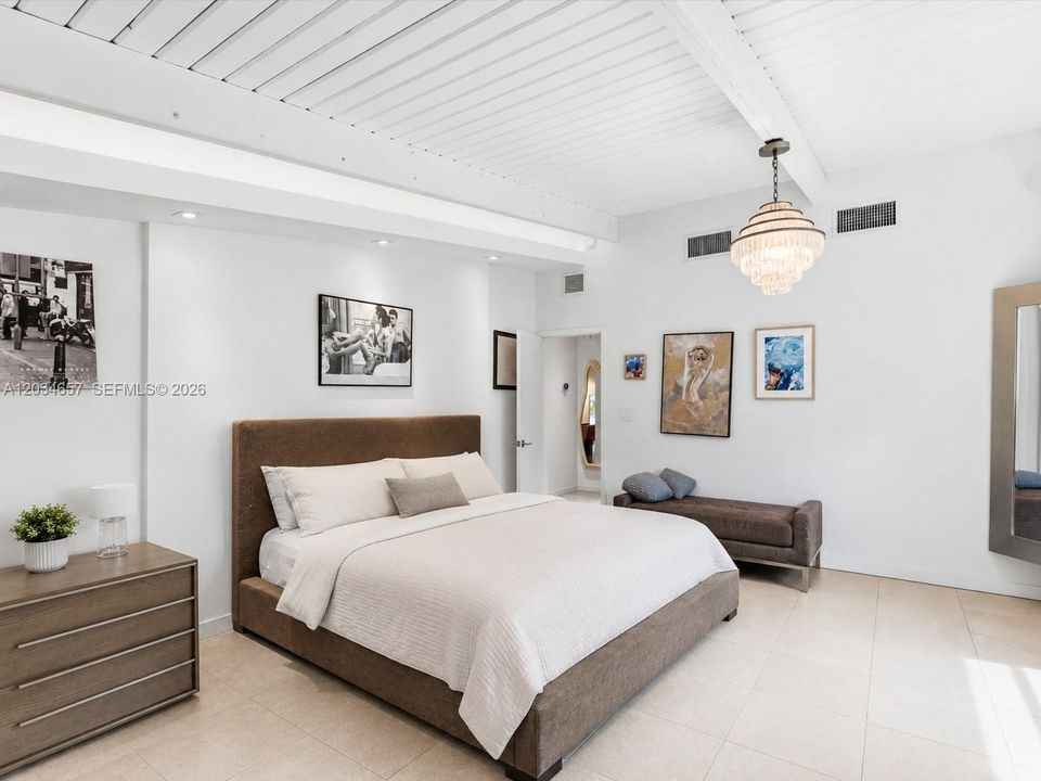 For Sale: $1,550,000 (3 beds, 2 baths, 1720 Square Feet)