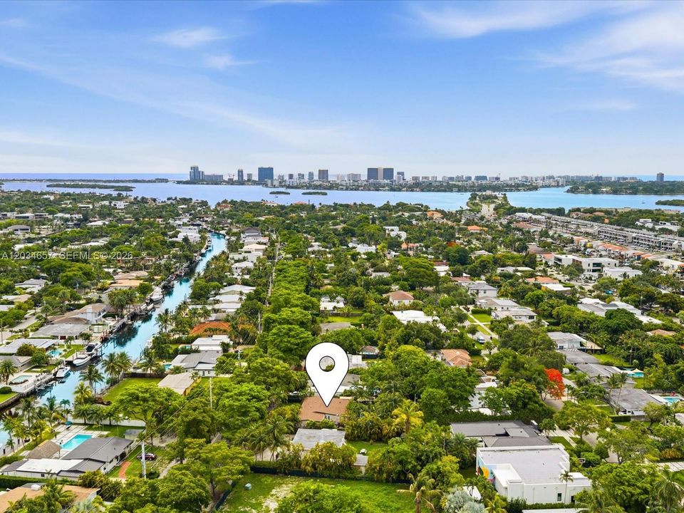 For Sale: $1,550,000 (3 beds, 2 baths, 1720 Square Feet)