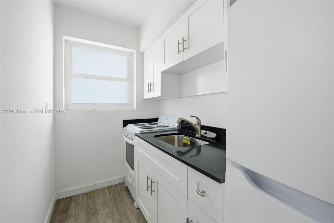 For Rent: $1,900 (1 beds, 1 baths, 542 Square Feet)