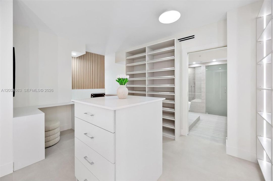 For Sale: $815,000 (2 beds, 2 baths, 1677 Square Feet)