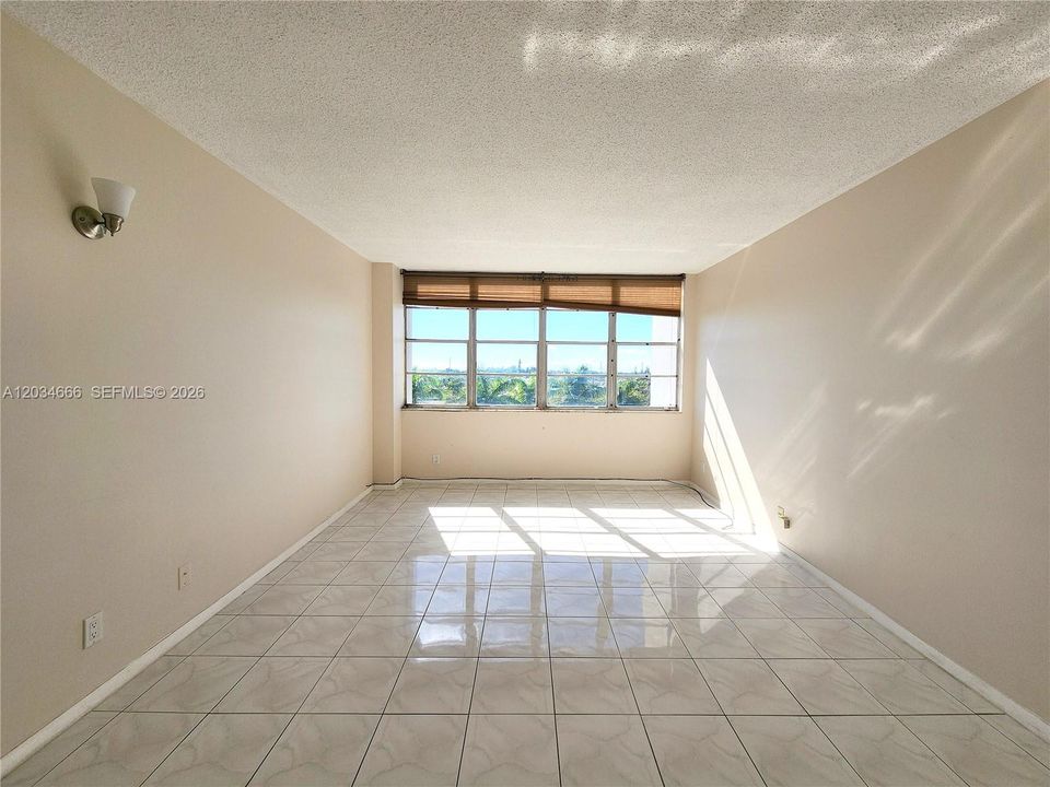 For Sale: $195,000 (2 beds, 2 baths, 1112 Square Feet)