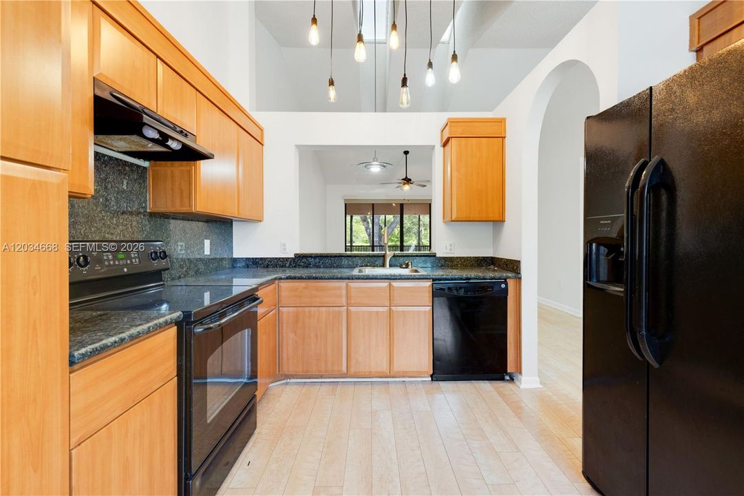 For Rent: $2,700 (2 beds, 2 baths, 1257 Square Feet)