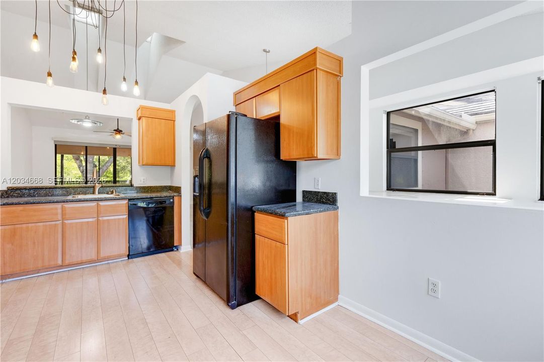 For Rent: $2,700 (2 beds, 2 baths, 1257 Square Feet)
