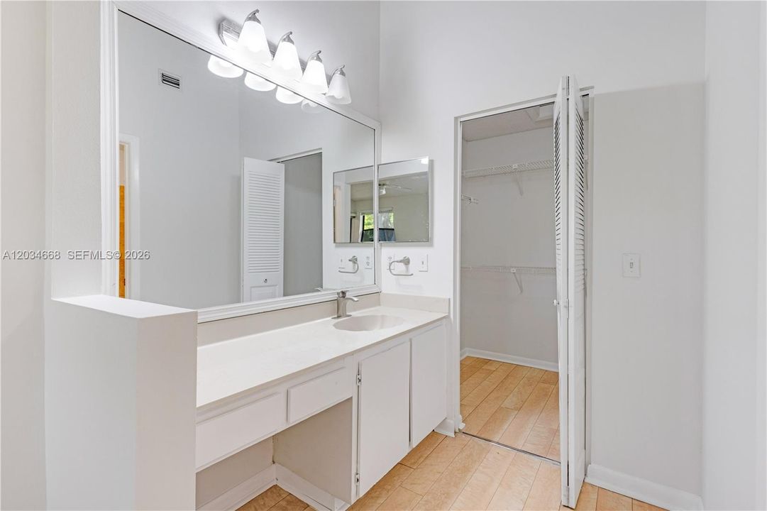 For Rent: $2,700 (2 beds, 2 baths, 1257 Square Feet)