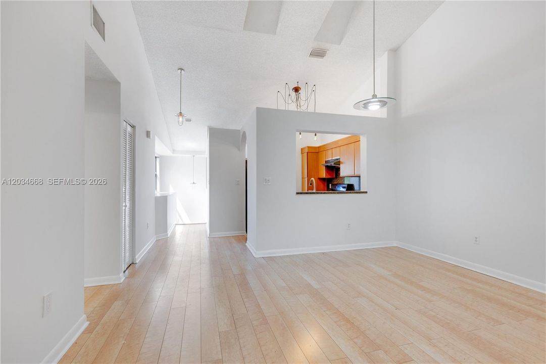 For Rent: $2,700 (2 beds, 2 baths, 1257 Square Feet)