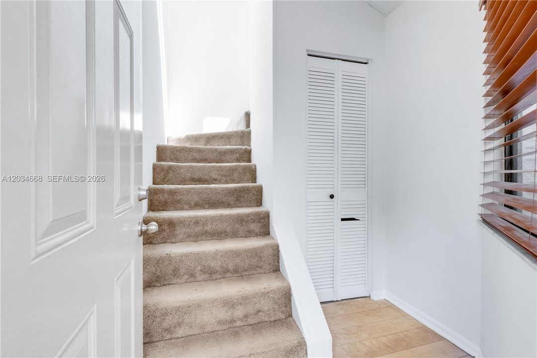 For Rent: $2,700 (2 beds, 2 baths, 1257 Square Feet)