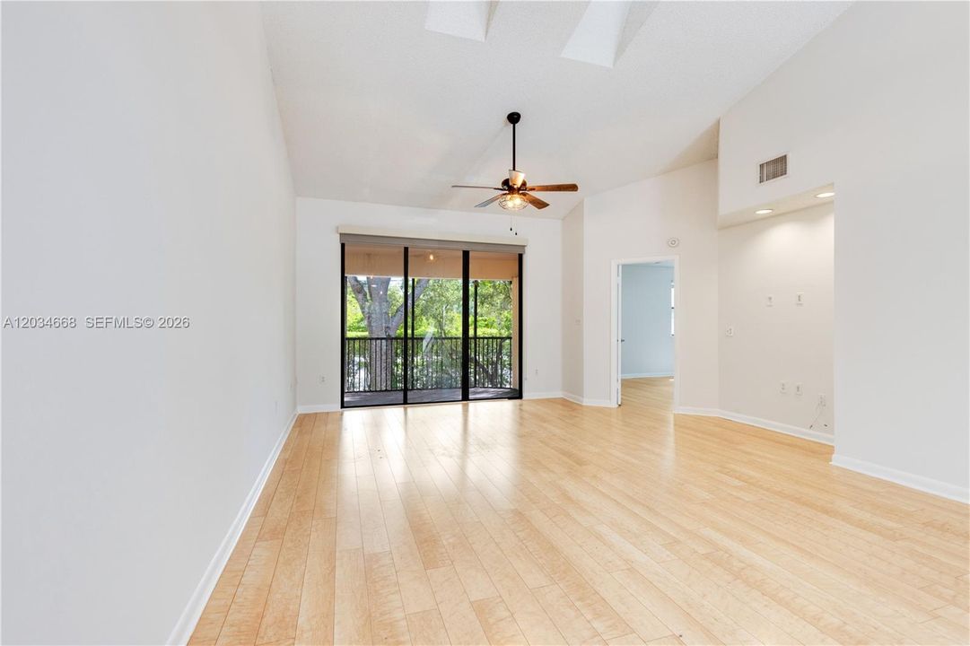 For Rent: $2,700 (2 beds, 2 baths, 1257 Square Feet)