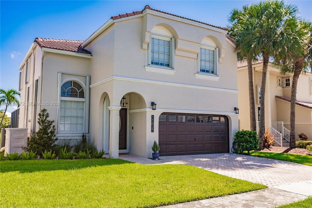 For Sale: $850,000 (4 beds, 2 baths, 2078 Square Feet)