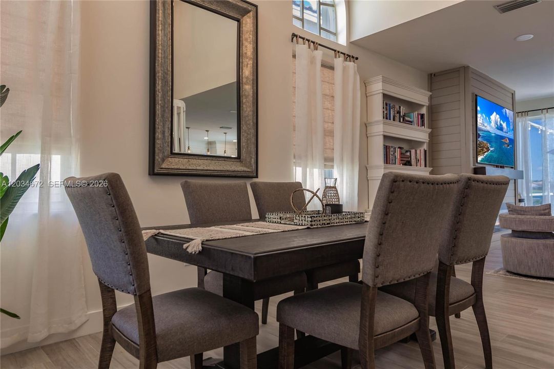 For Sale: $850,000 (4 beds, 2 baths, 2078 Square Feet)