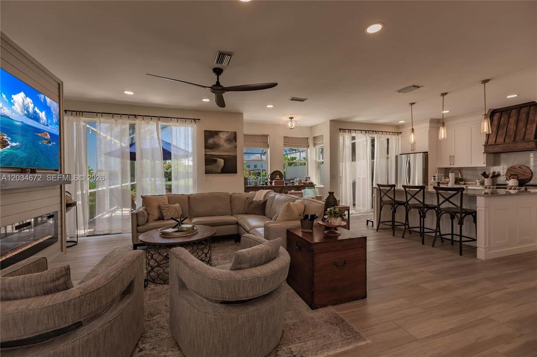 For Sale: $850,000 (4 beds, 2 baths, 2078 Square Feet)