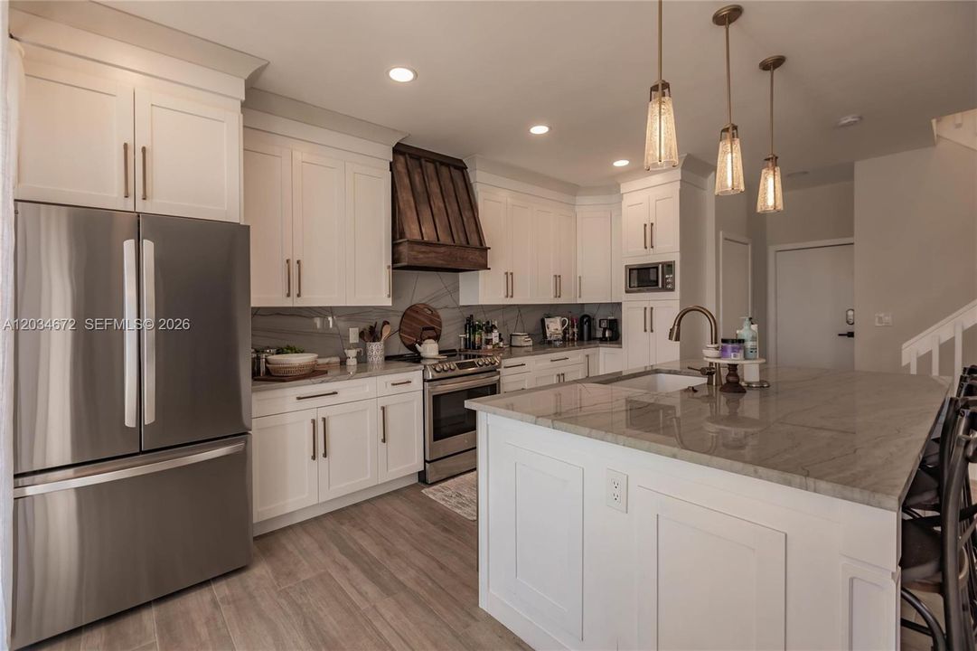 For Sale: $850,000 (4 beds, 2 baths, 2078 Square Feet)