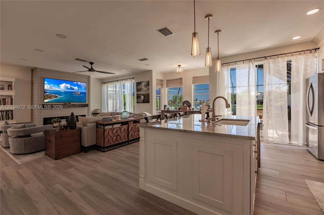 For Sale: $850,000 (4 beds, 2 baths, 2078 Square Feet)