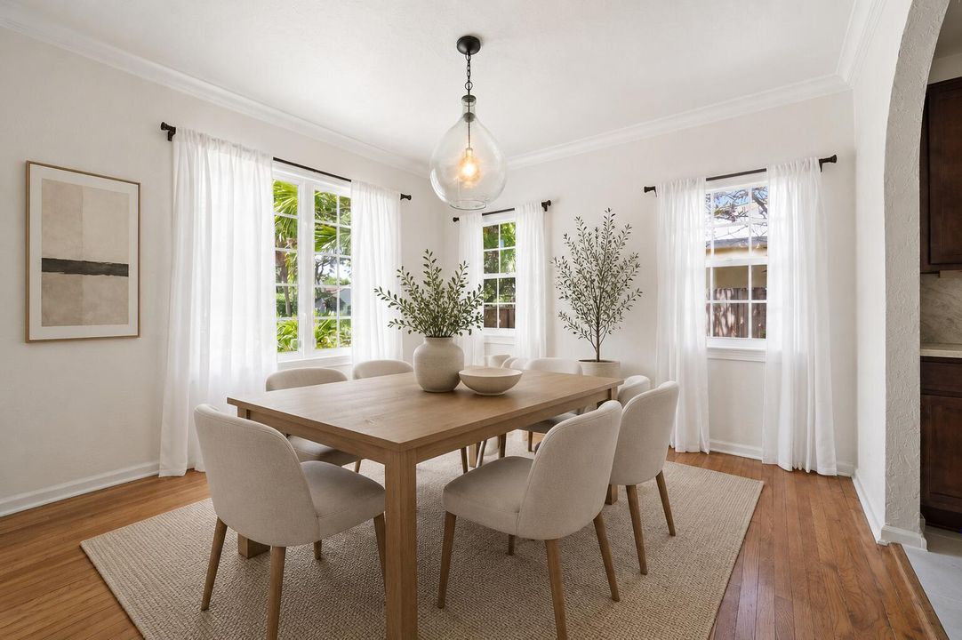 Virtually Staged Dining Room