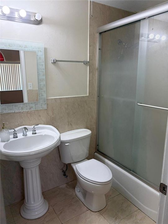 For Rent: $2,400 (2 beds, 2 baths, 1312 Square Feet)