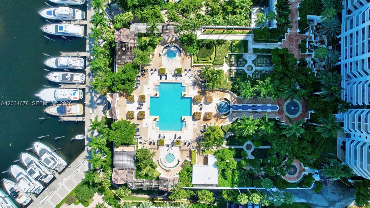 На продажу: $415,000 (2 спален, 2 ванн, 1560 Квадратных фут)