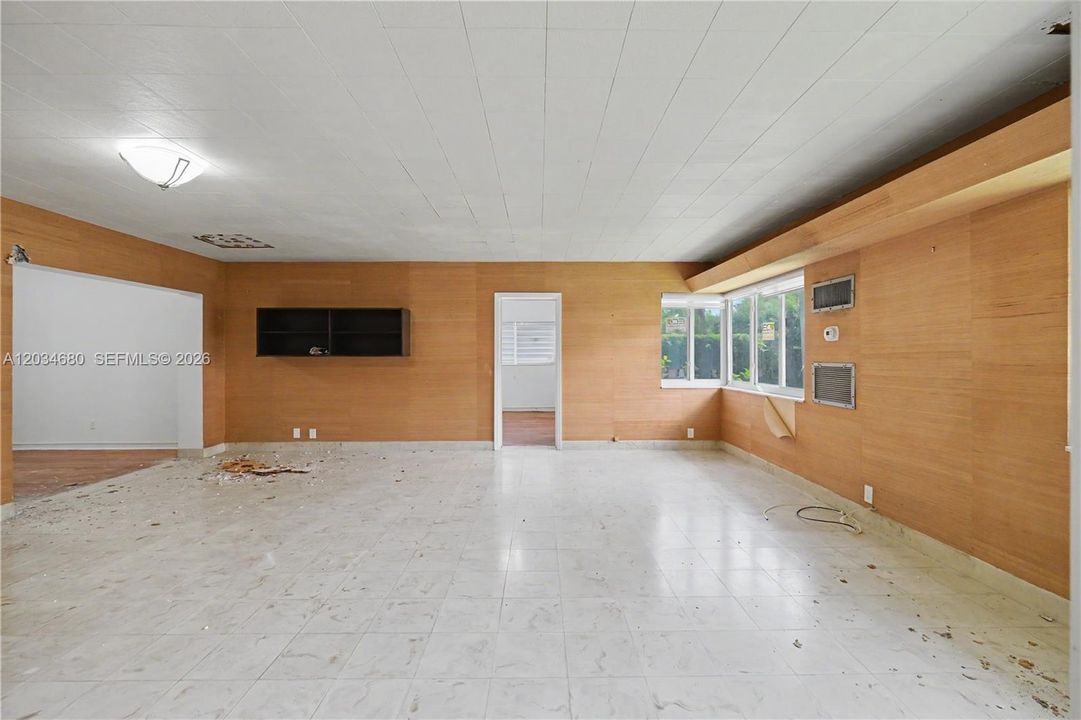 На продажу: $1,400,000 (3 спален, 2 ванн, 1831 Квадратных фут)