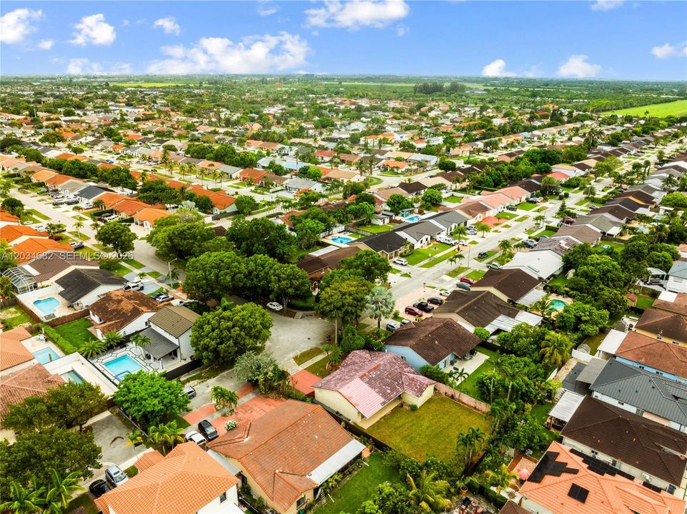 For Sale: $625,000 (4 beds, 2 baths, 1627 Square Feet)