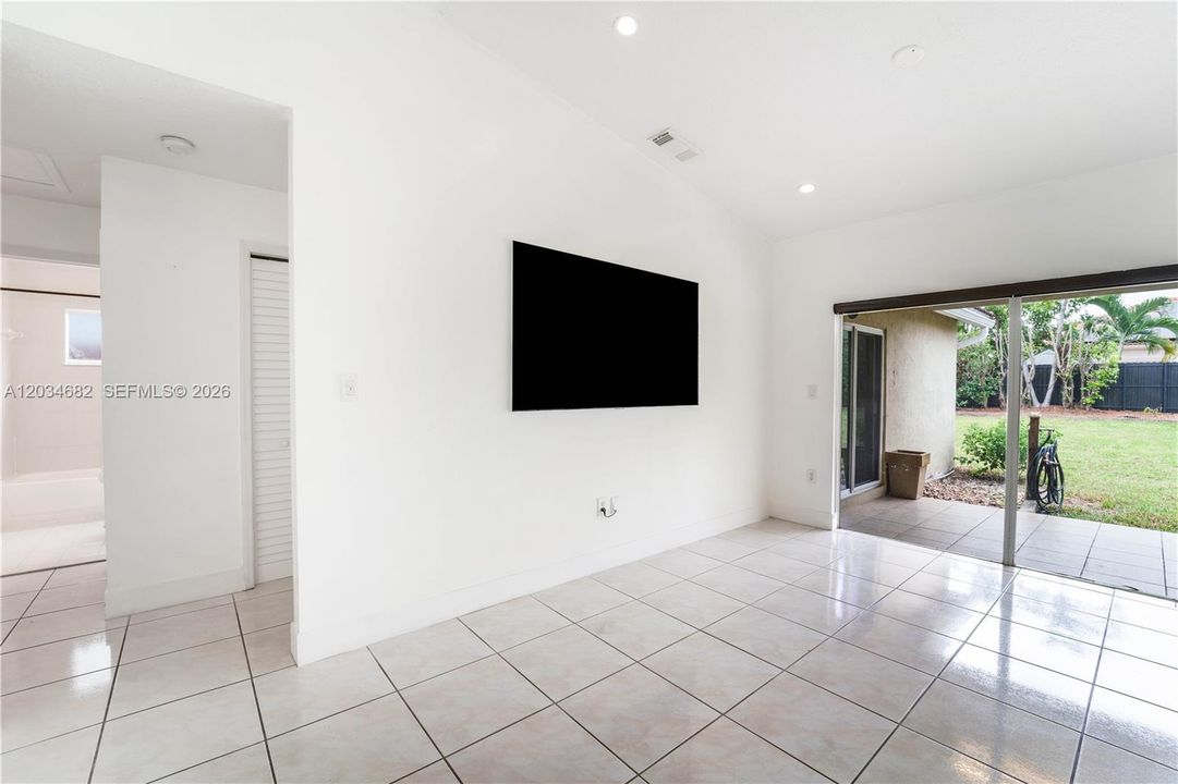 For Sale: $625,000 (4 beds, 2 baths, 1627 Square Feet)