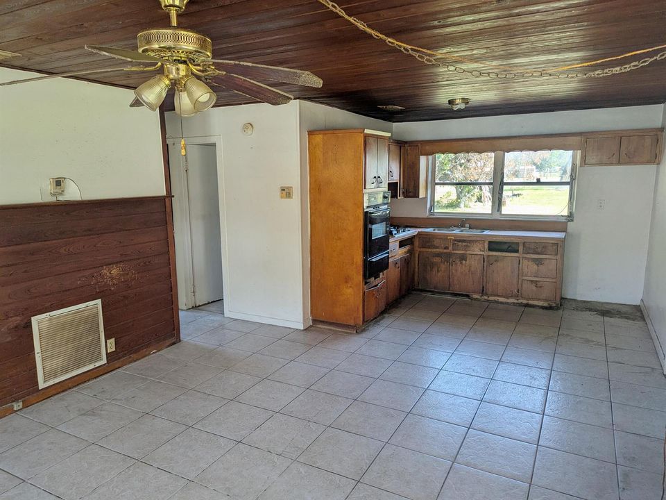 PXL_20260424_205617470