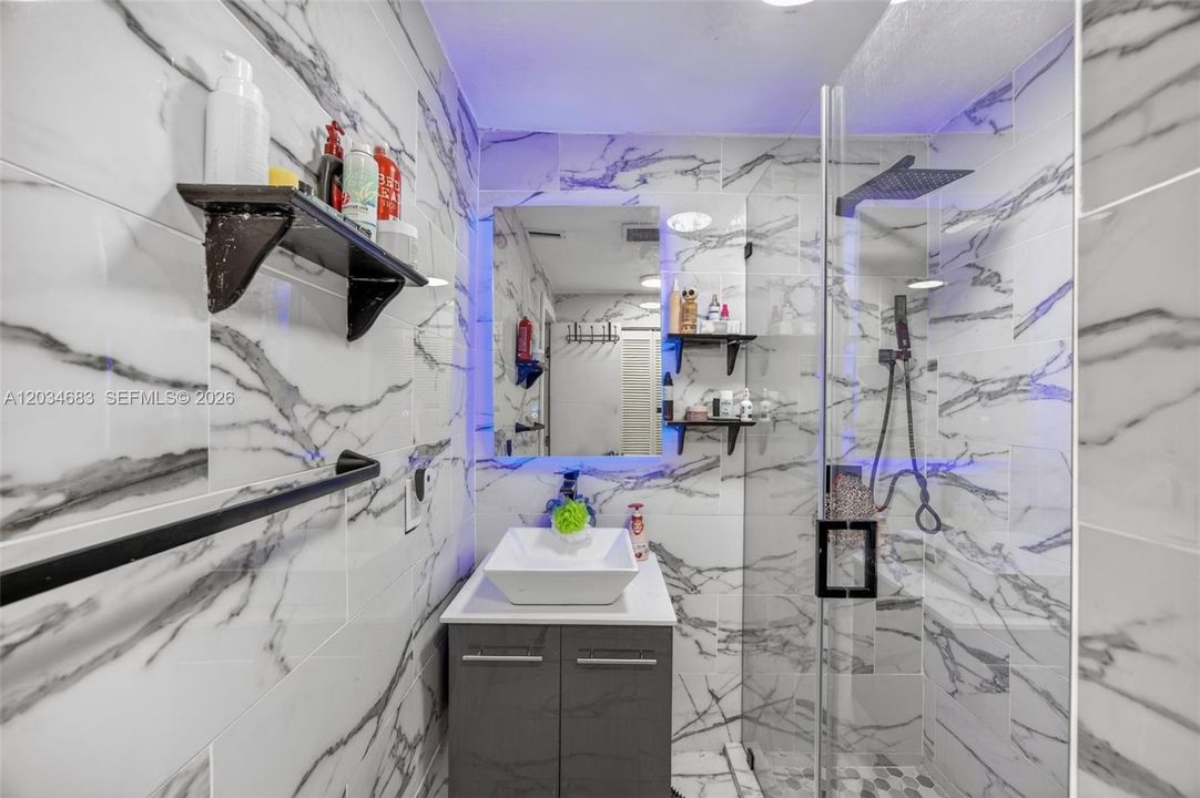 На продажу: $999,000 (4 спален, 3 ванн, 3333 Квадратных фут)