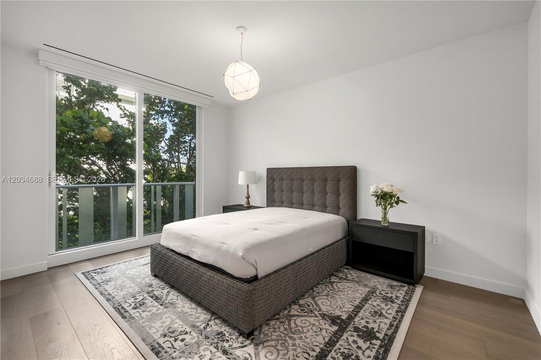 For Sale: $2,799,000 (2 beds, 2 baths, 1826 Square Feet)