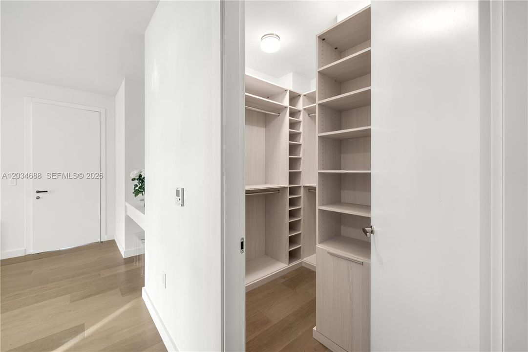For Sale: $2,799,000 (2 beds, 2 baths, 1826 Square Feet)