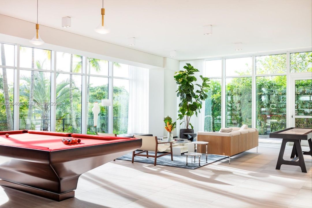 For Sale: $2,799,000 (2 beds, 2 baths, 1826 Square Feet)