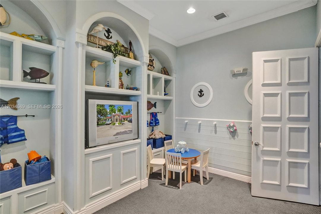 В аренду: $2,400 (1 спален, 1 ванн, 711 Квадратных фут)