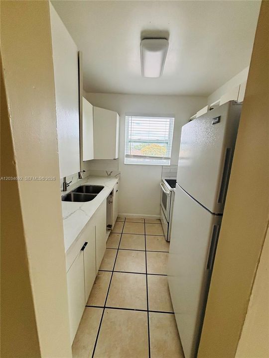 For Rent: $1,650 (1 beds, 1 baths, 850 Square Feet)