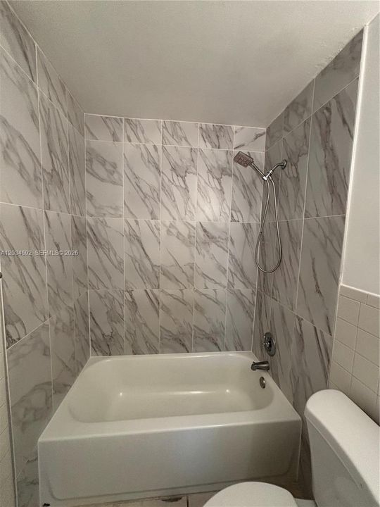 For Rent: $1,650 (1 beds, 1 baths, 850 Square Feet)