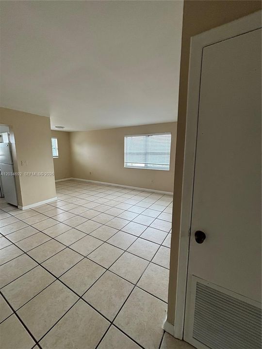 For Rent: $1,650 (1 beds, 1 baths, 850 Square Feet)