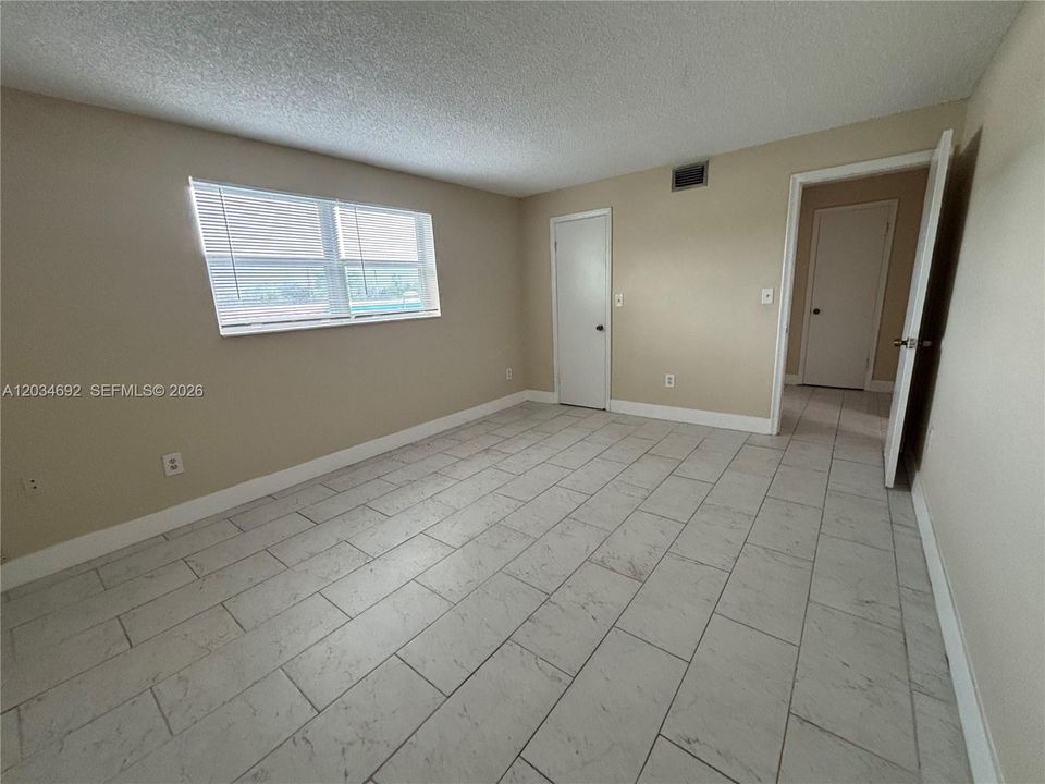 В аренду: $1,650 (1 спален, 1 ванн, 850 Квадратных фут)