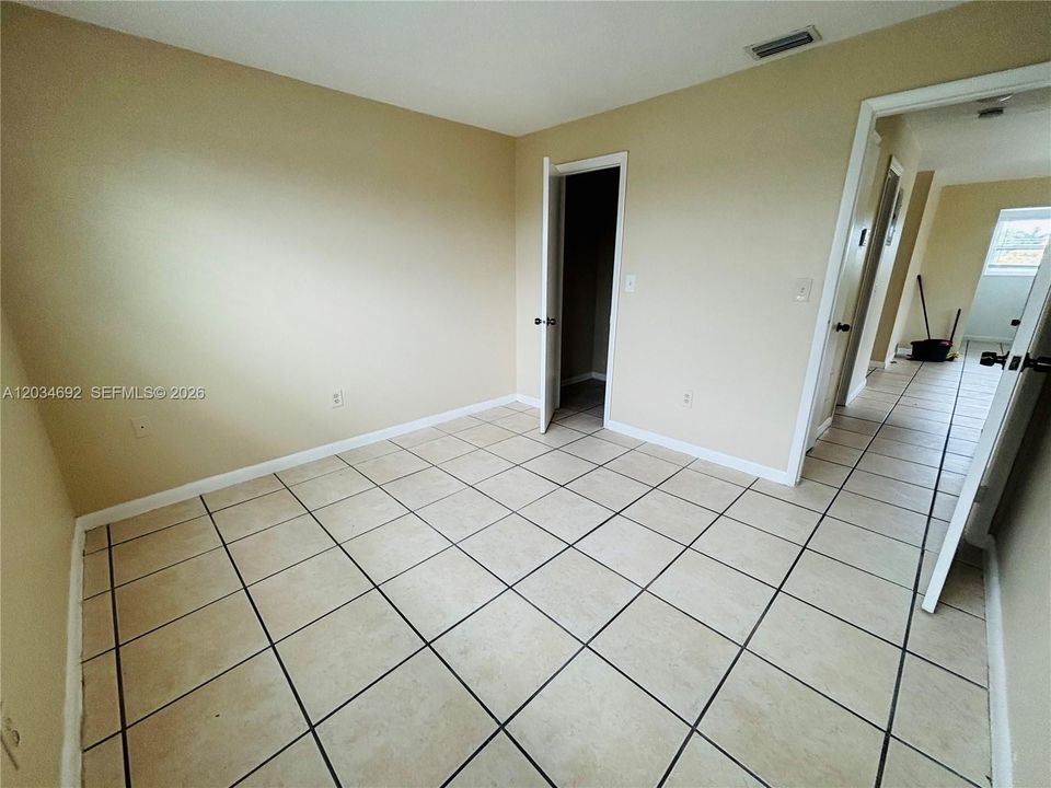 For Rent: $1,650 (1 beds, 1 baths, 850 Square Feet)