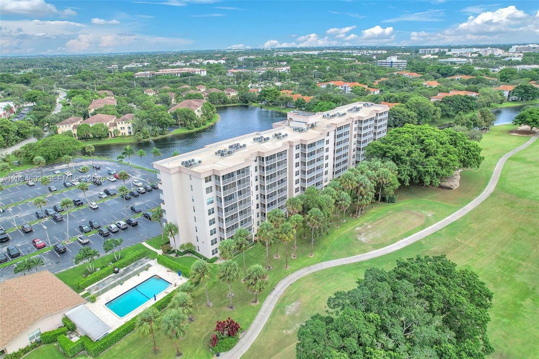 For Sale: $200,000 (2 beds, 2 baths, 1015 Square Feet)