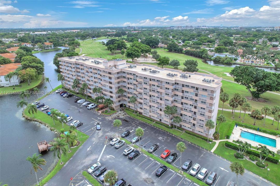 For Sale: $200,000 (2 beds, 2 baths, 1015 Square Feet)