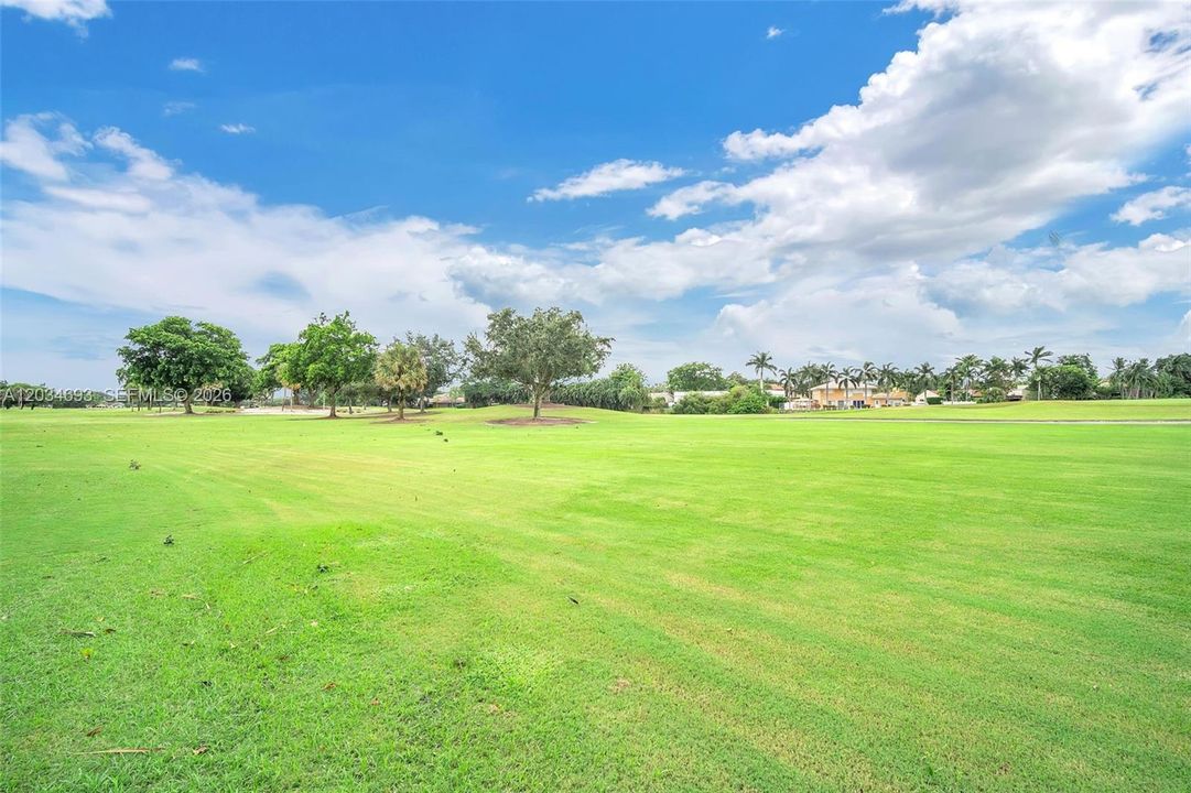 For Sale: $200,000 (2 beds, 2 baths, 1015 Square Feet)