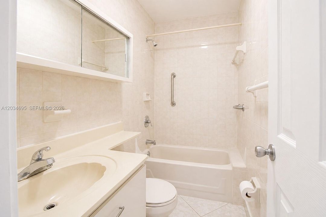 На продажу: $835,000 (3 спален, 2 ванн, 1654 Квадратных фут)