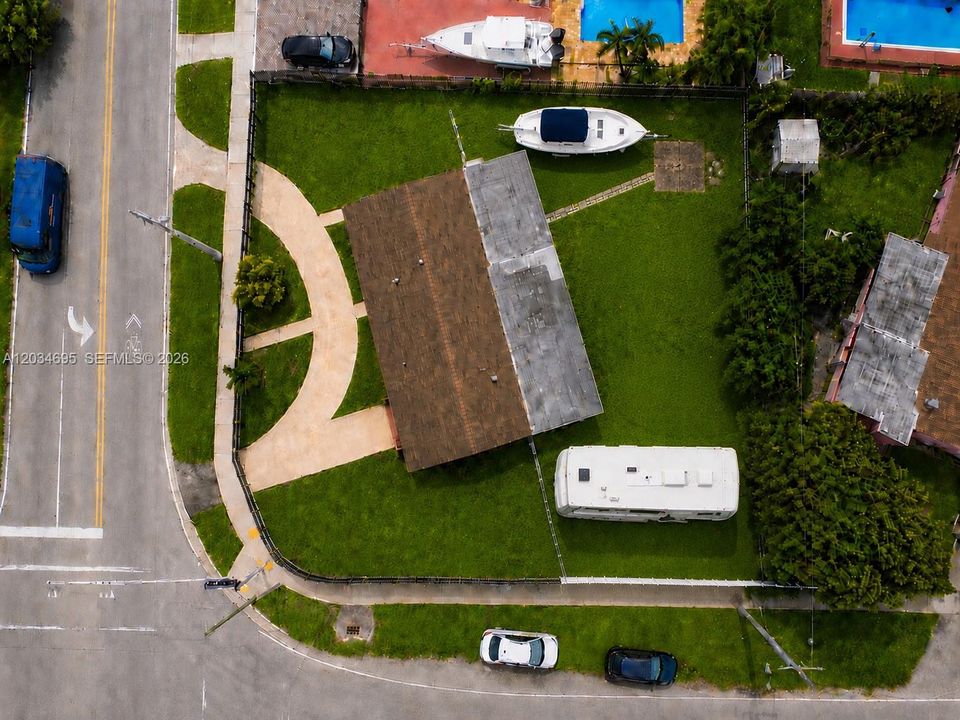 На продажу: $835,000 (3 спален, 2 ванн, 1654 Квадратных фут)