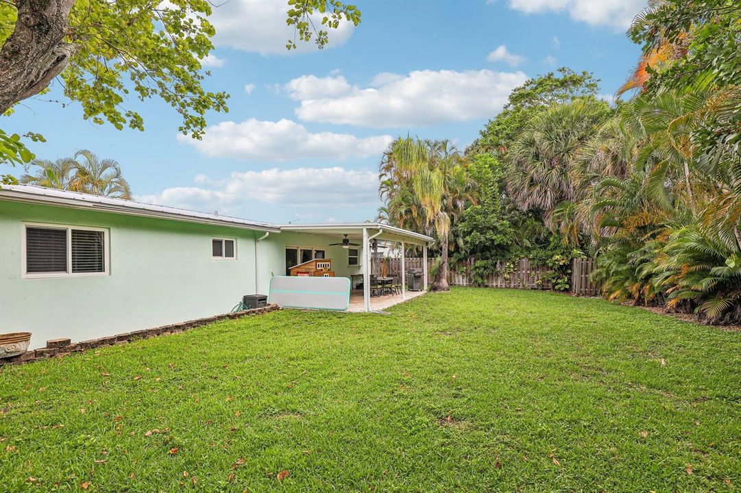 33-web-or-mls-SE 8th Ave-S1006-033